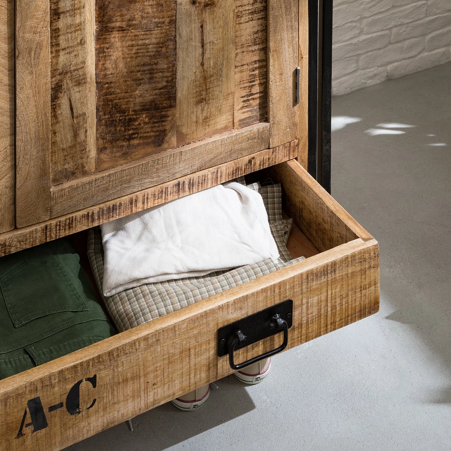 Wolf-Möbel Armoire Iron I 15 Wolf-Möbel Armoire Iron I – Image 13