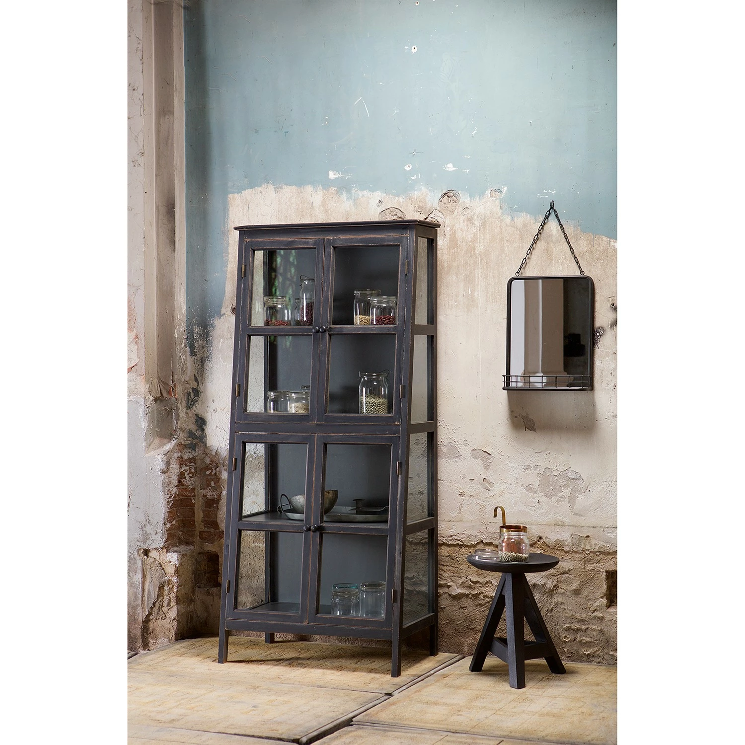 Egelev Vitrine Living Red 4 Egelev Vitrine Living Red – Image 2