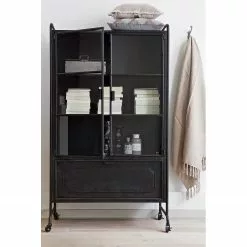 Vitrine Living Vintage Leska Métal Noir Red 11 Vitrine Living Vintage Leska Métal Noir Red -Armoires Soldes 1000304148 211029 123411000024 MOOD DETAILS P000000001000304148 mood